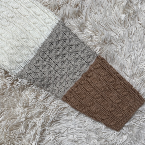 ๐HP๐ ANDREE BY UNIT Colorblock Crewneck Knit Sweater ๐ Tan Gray & White - Picture 8 of 14